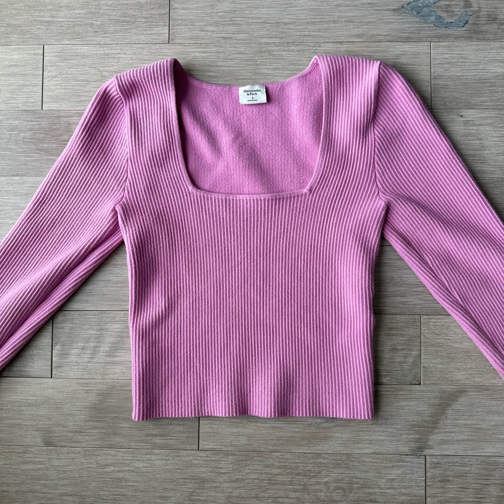 NWOT Abercrombie & Fitch Pink Ribbed‎ Long Sleeve Top Small